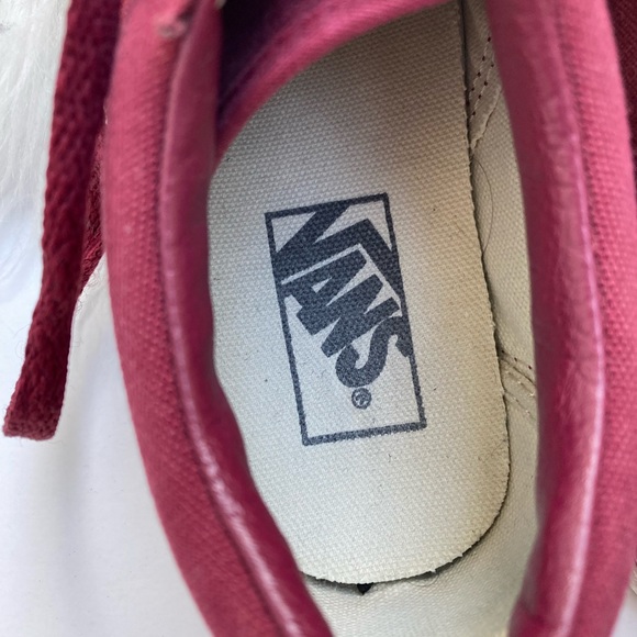 Vans - Picture 6 of 7